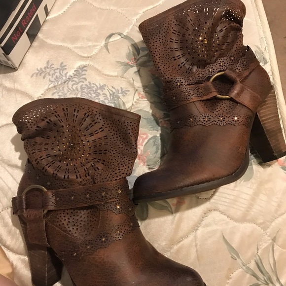 Booties - Picture 5 of 7